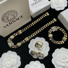 Picture of Versace Sets _SKUVersacesuits06cly3017191